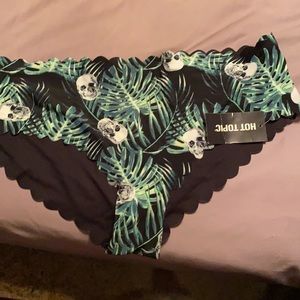 Skull leaf scallop bikini bottoms